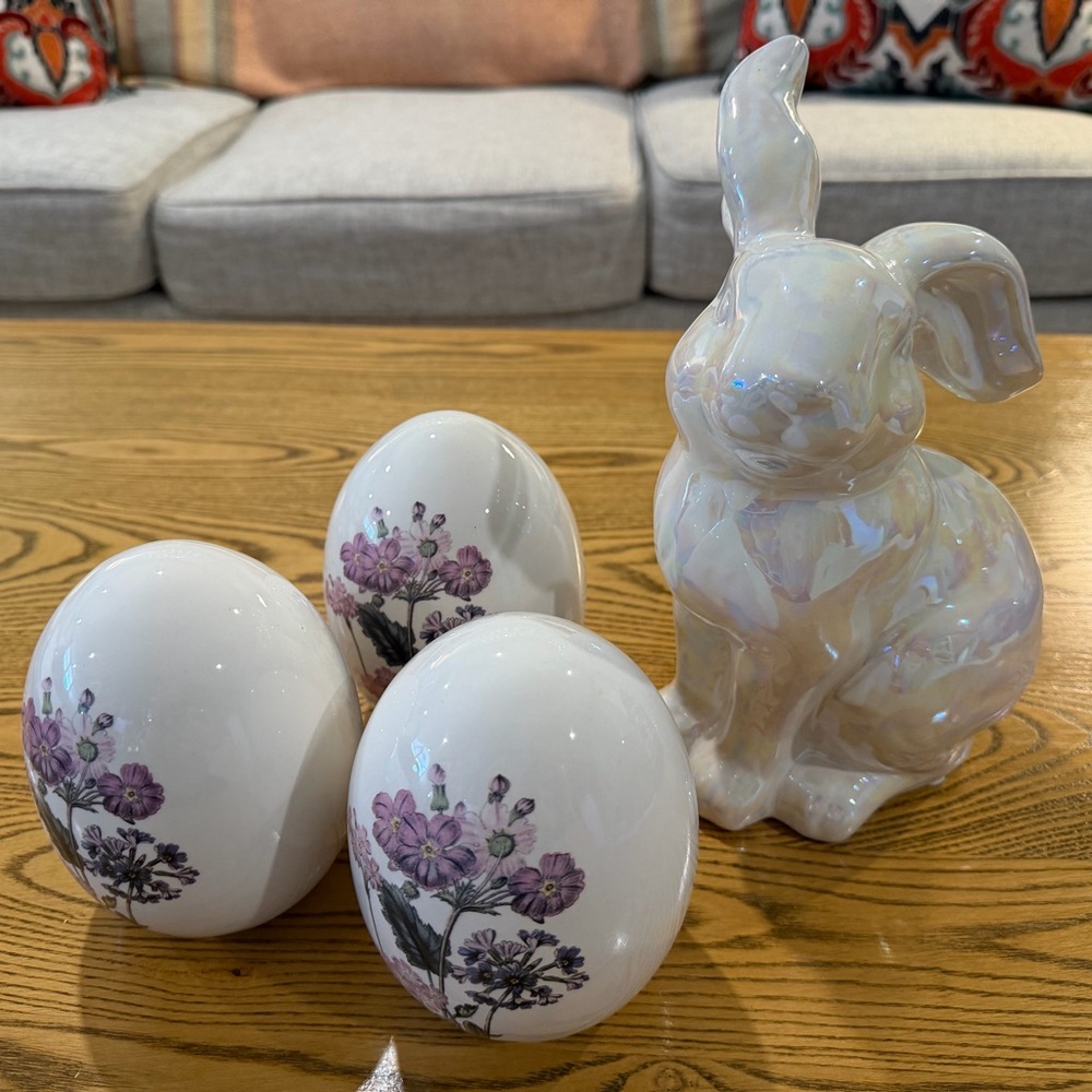 Charming Easter Décor (4 Pieces) 🐇🪻
